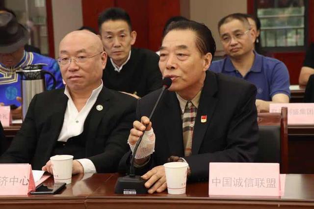 汇聚全社会力量决战脱贫攻坚